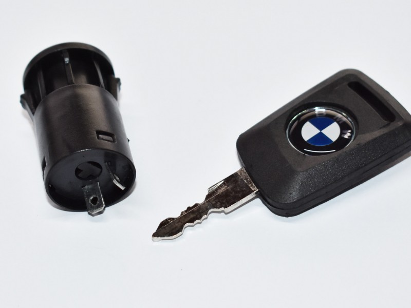 Σετ Μίζα με κλειδί για παιδική μηχανή Licensed BMW RR με κωδικό  528568